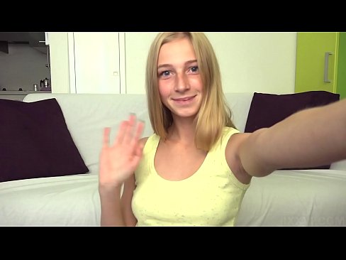 ❤️ Keď sa nudím, lenivo si masturbujem svoju ružovú kundičku ❤ Jedinečné porno na nás ☑